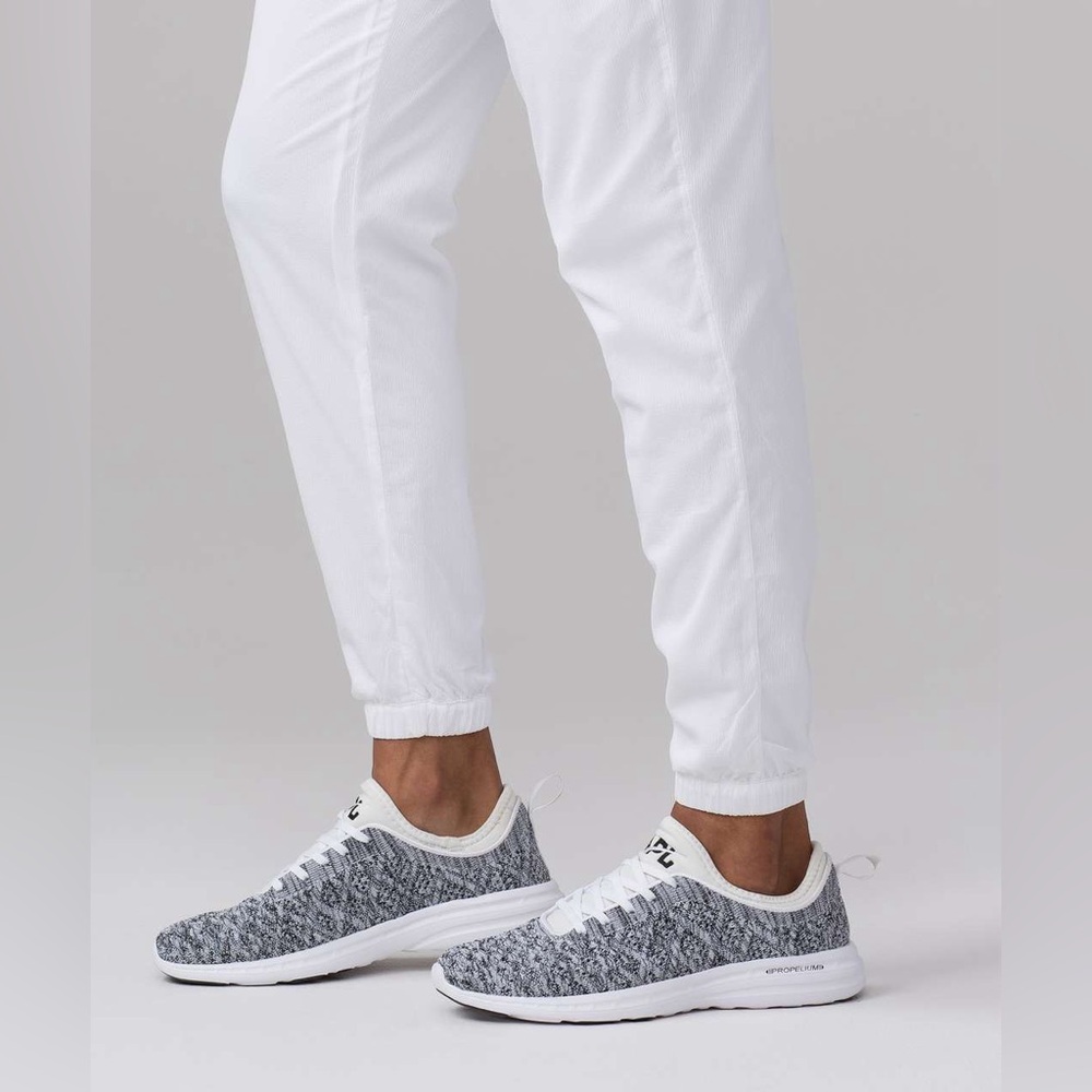Lululemon In-Depth Jogger pants - Picture 3 of 11